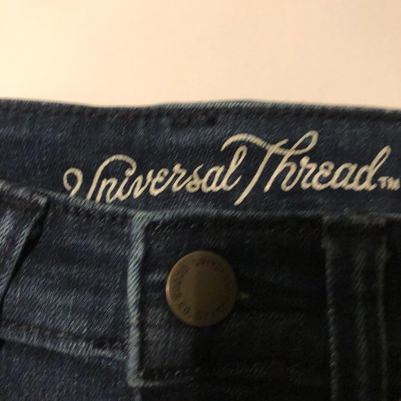 Ladies Universal Thread Mid-Rise Slim Fit Midi - Picture 3 of 5